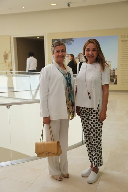 BELMA SATIR, ESRA EKMEKÇİ