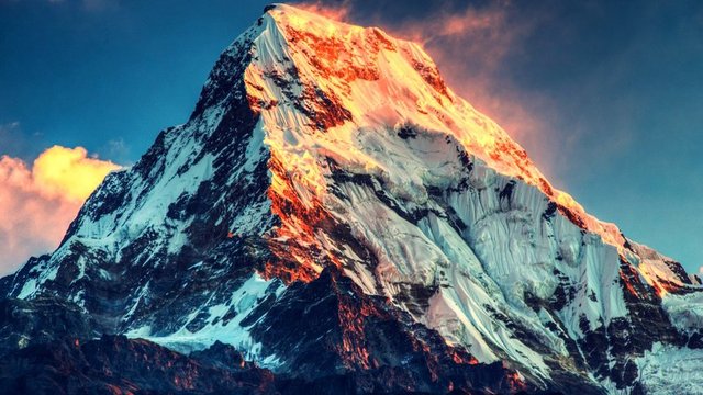 İŞTE DÜNYANIN EN YÜKSEK DAĞLARIEverest