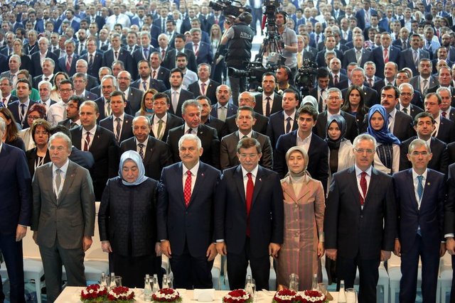 Oylama sonucu AK Parti'nin 3'üncü Genel Başkanı Binali Yıldırım oldu.