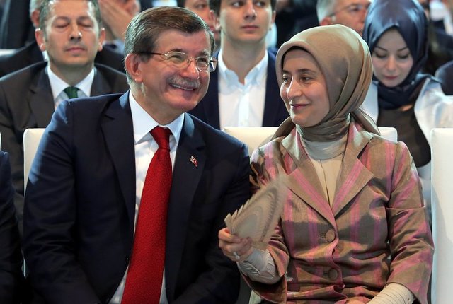 Partiyi olağanüstü kongreye götürme kararı alan Davutoğlu'nun aday olmadığı kongrede, bin 470 delege oy kullandı.