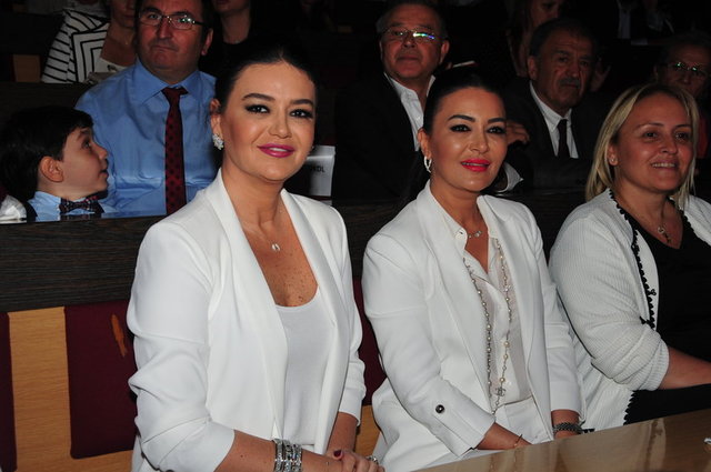 ŞEBNEM ARSLAN, SİNEM AYAN