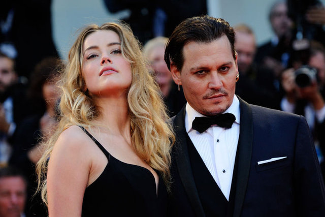 Depp'in, eşi Amber Heard'ün, eski kız arkadaşı Tasya Van Ree ile görüşmeye devam etmesinden rahatsız olduğu da iddia edildi. Johnny Depp ile 15 ay önce evlenen Amber Heard, daha önce biseksüel olduğunu açıklamıştı.