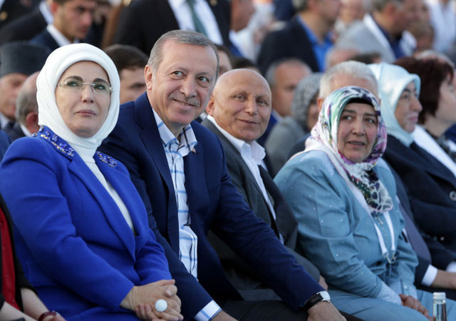 Cumhurbaşkanı Recep Tayyip Erdoğan'da gösterileri takip etti