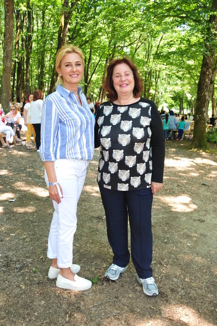 NEŞE GÖNÜL, MONİK İPEKEL