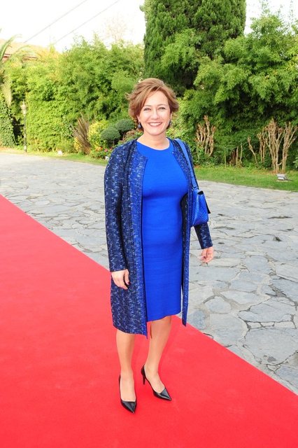 REVNA DEMİRÖREN