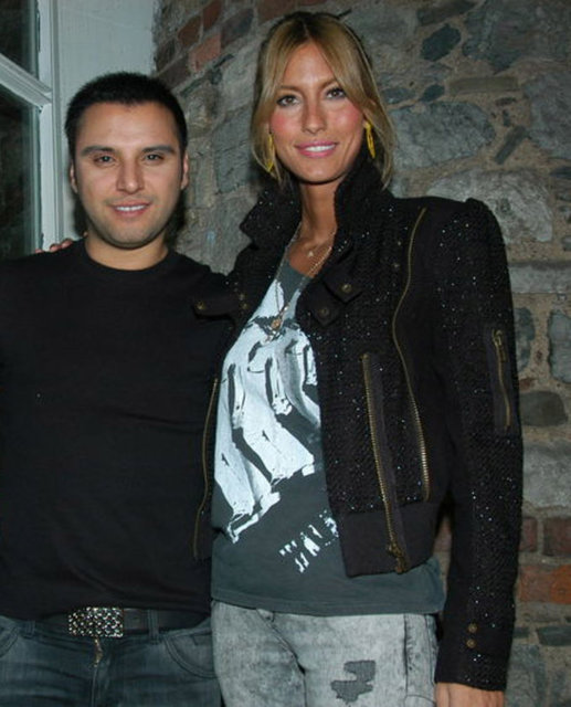 Çekimleri iki günde tamamlanan klibi Mustafa Özen yönetti. Ünlü model, 2000 yılında Alişan'ın kendisine 'Ah Yar' parçasının klibinde oynaması için yaptığı teklifi geri çevirmişti.