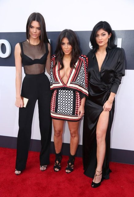 Attığı her adımla magazin basınının gündemini meşgul eden Kim Kardashian'ın üvey kardeşi Kylie Jenner (18) Türkiye'ye geliyor.