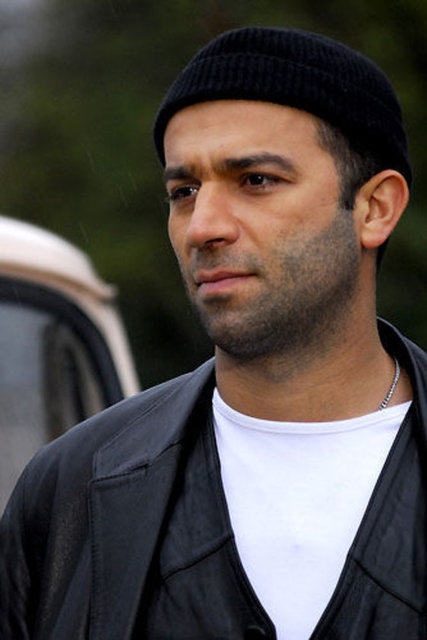 ŞEVKET ÇORUHYanıyoruz... Lanet olsun bu ateşi körükleyenlere, terörü destekleyenlere... Bu kadrolu terör uzmanlarının söylemleri sıktı artık 'onların istediği bu sakin olalım.' Bunları ölen insanların ailelerine anlatsana...