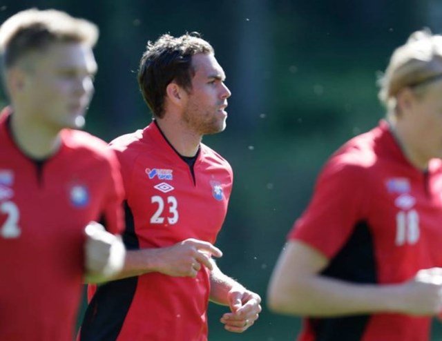 JOHAN ELMANDERBrondby > Örgryte (Bedelsiz)Galatasaray'ın eski golcüsü İsveç 2. Lig takımına transfer oldu.