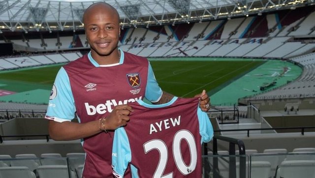 ANDRE AYEWSwansea City > West Ham United (24.1 milyon €)