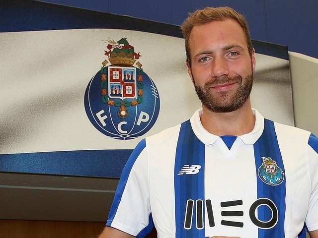 LAURENT DEPOITREGent > Porto (6 milyon €)