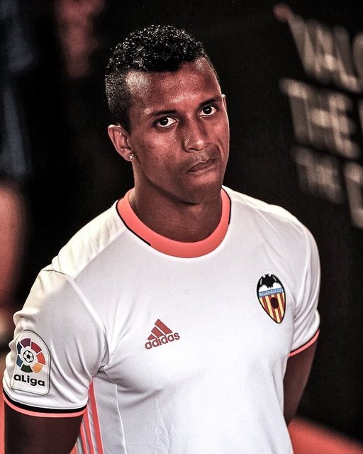 NANIFenerbahçe > Valencia (8.5 milyon €)