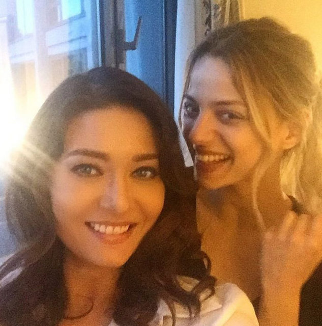 NURGÜL YEŞİLÇAY - Ay ay ay benim prensesim,bitanem setimizi ziyarete gelmiş.Güzellik hoşgeldin