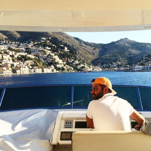 Yaklaşık iki yıldır Miami'de yaşayan Buğra Toplusoy ile Ceyda Ateş çiftine Toplusoy'un annesi Efsane Erdoğan ve kardeşi Batuhan Toplusoy da eşlik etti.