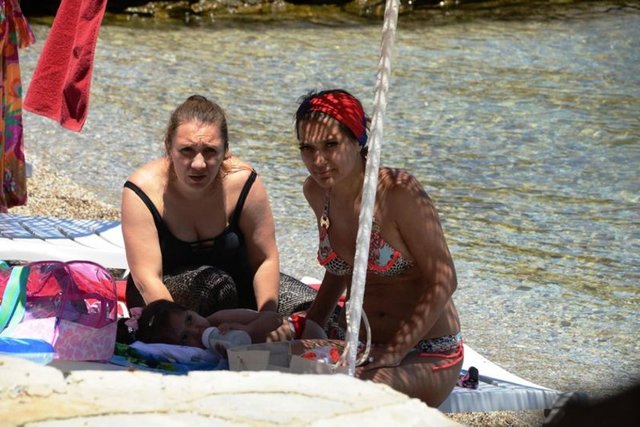 Ben Gölcük kızıyım, localarda büyümedik" diyerek loca haberlerine göndermede bulundu.