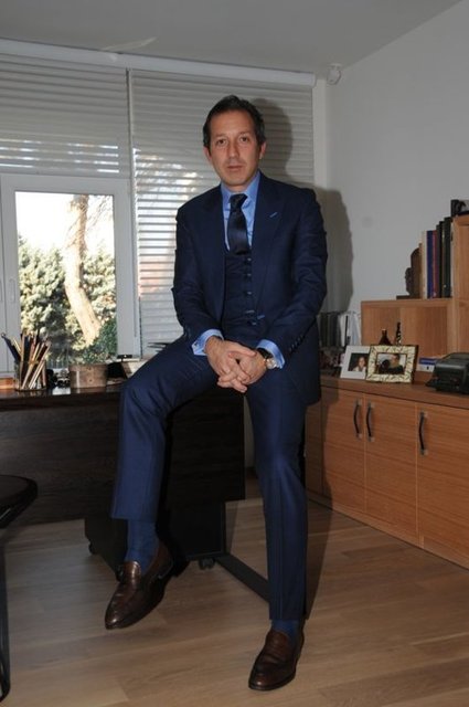 EMİR KUNT