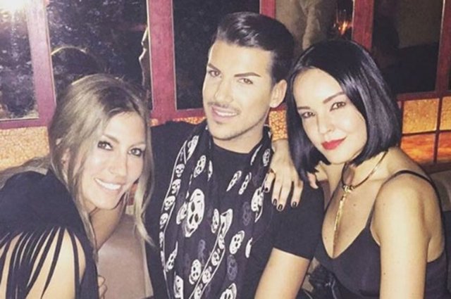 Sosyal medyada adını Periscope ve Snapchat'le duyuran fenomen Kerimcan Durmaz'ın eski fotoğrafları ortaya çıktı.