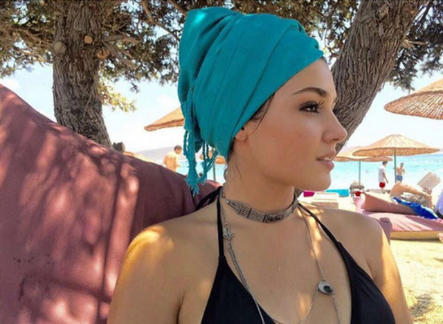 HANDE ERÇEL - Gözü