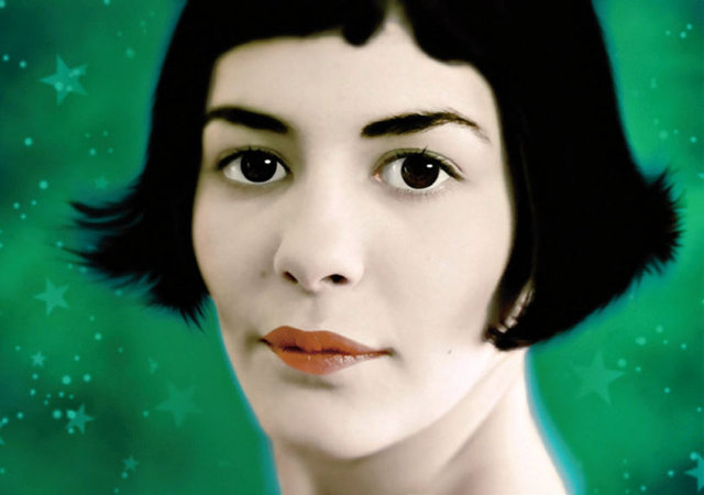 AMELİE-GONCA VUSLATERİ Kendine has tarzıyla dikkat çeken Gonca Vuıslateri, Fransız oyuncu Audrey Tautou'nun canlandırdığı Amelie karakterine benzerliğiyle dikkat çekiyor.