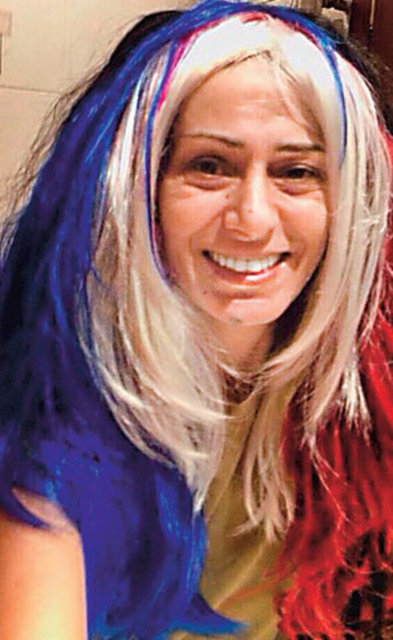 Renkli peruklar ve tuhaf pozlarıyla Tilbe'nin ruh ikizinin Miley olduğuna şüphe yok.