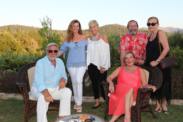 URAL - MERAL İKİZLER, FERDA KENAN İPEKCİ, YILDIZ ARHAN, NESLİHAN DORUK