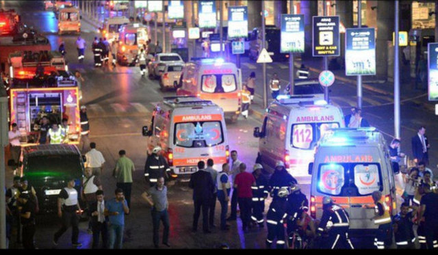 Derya Baykal - Barış istiyoruz, huzur istiyoruz... #terörülanetliyoruz #atatürkhavaalanı Hepimizin başı sağolsun. Yaralılara acil şifalar diliyoruz... -  