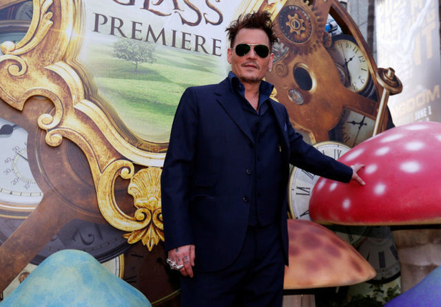 8 Johnny Depp 3,366 milyar dolar 