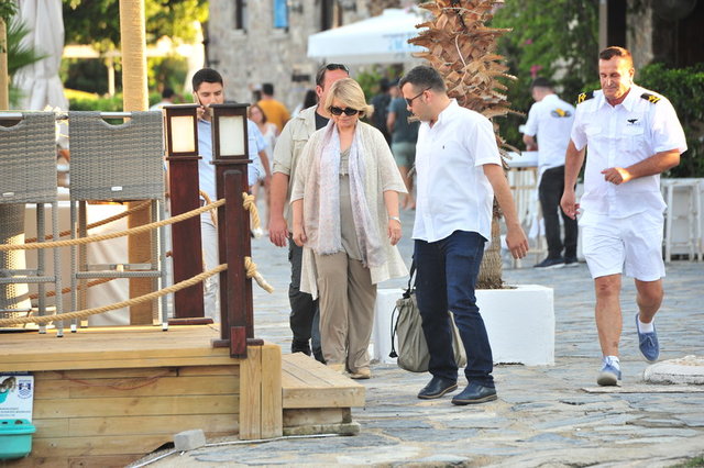 TANSU ÇİLLER