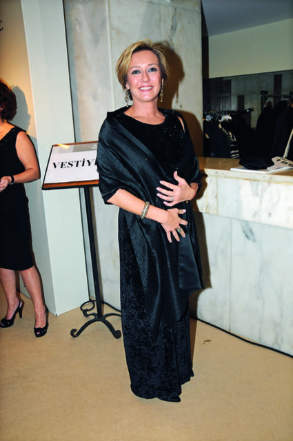 REVNA DEMİRÖREN