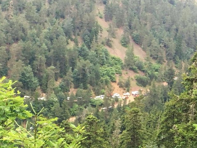Giresun'da bölgedeki karakollara bayramlaşmaya giden komutanlar ile yakınlarının bulunduğu askeri helikopter, Tohumluk Yaylası'na düştü.