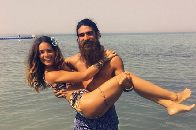 Eliz Sakuçoğlu'nun tasarımcı sevgilisi Beran Benan ile paylaştığı fotoğrafa takipçileri yorum ve beğeni yağdırdı.