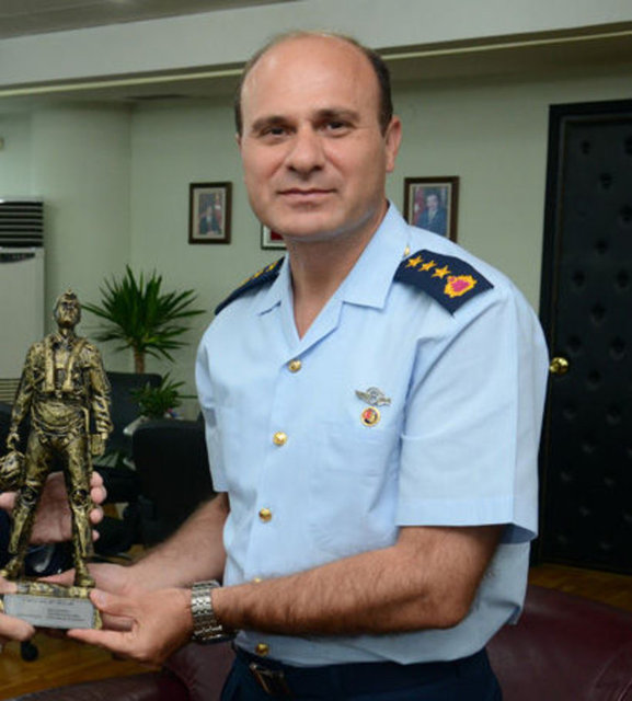 Balıkesir 9. Ana Jet Üs Komutanı Tuğgeneral İshak Dayıoğlu