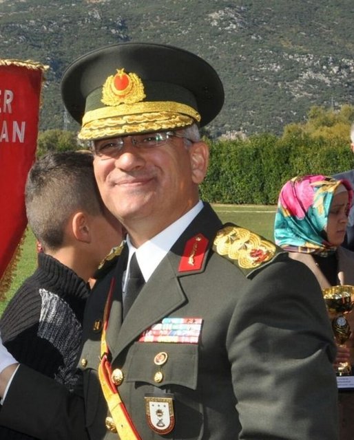 Eğirdir Dağ Komando Okulu ve Eğitim Merkez Komutanı Tümgeneral Metin Akkaya