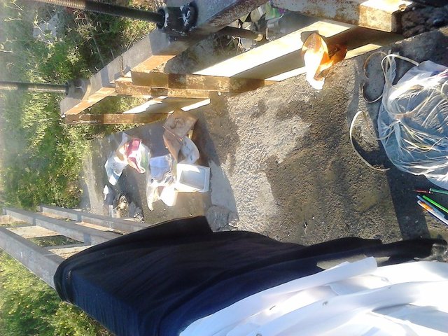 Alınan bilgilere göre, FETÖ'nün darbe girişiminin ardından başlatılan soruşturma sürerken, Tatvan Küçük Sanayi Sitesi civarındaki dere yatağında, terör örgütü ve elebaşına ait çok sayıda kitabın atıldığı ortaya çıktı.