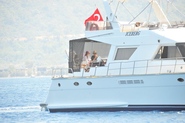 REYHAN DEMİRÖREN