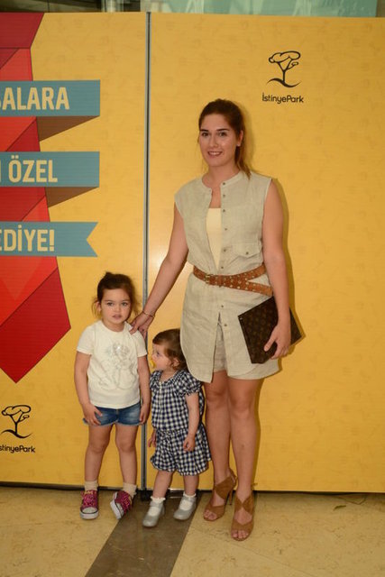 İPEK, ZEYNEP, SELİN TOPLUSOY