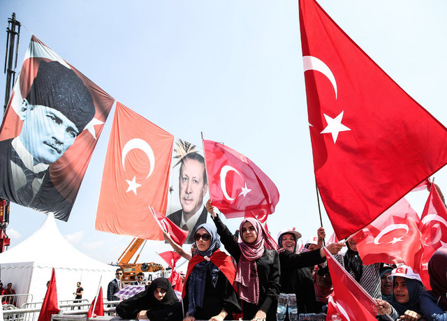 Darbe girişiminin ardından başlayan demokrasi nöbetleri, bugün İstanbul Yenikapı Meydanı'ndaki buluşma ile taçlandı.