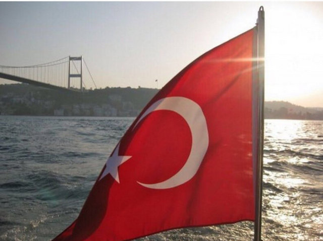 NERGİS KUMBASARBir olalım,iri olalım,diri olalım. Mevlana