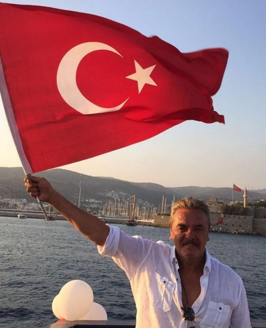 MESUT AKUSTASöz konusu vatansa gerisi teferruattır..