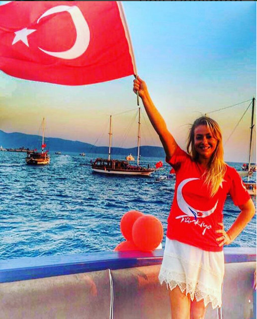 YELİZ YEŞİLMEN - Herşey vatan için.Bu topraklar şehit kanlarıyla kazanıldı öyle kolay elde edilmedi.Herzaman tek yürek olalım