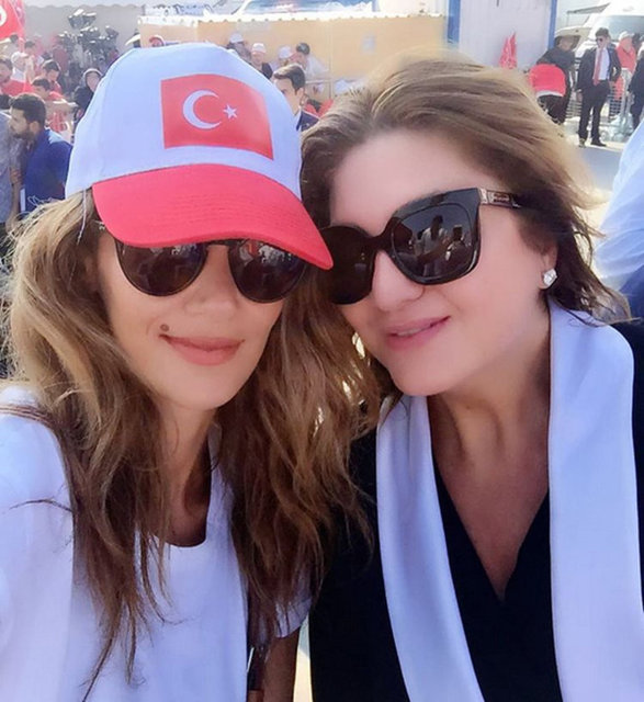 TÜLİN ŞAHİN - Tek yürek. Tek millet