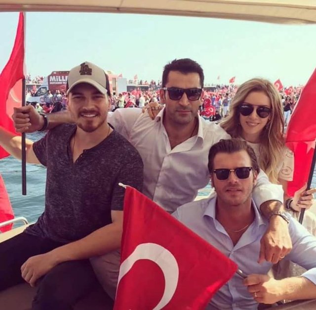 Çağatay Ulusoy, Kenan İmirzalıoğlu, Kıvanç Tatlıtuğ ve Sinem Kobal