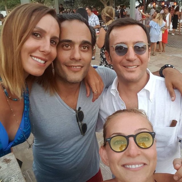 HANDE - MEHMET GAMGAM, MEHMET - MELİSA MUTLU