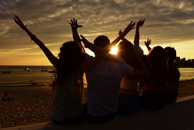 Arkadaşlar İyidir'den ilk fotoğraflar