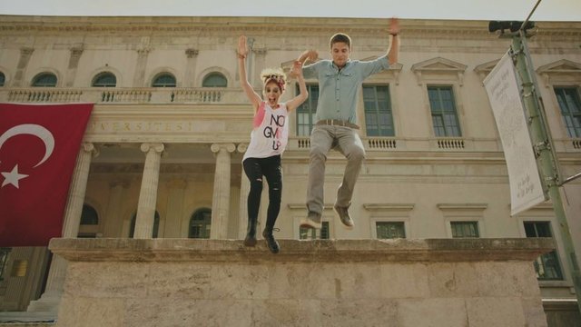 Arkadaşlar İyidir'den ilk fotoğraflar