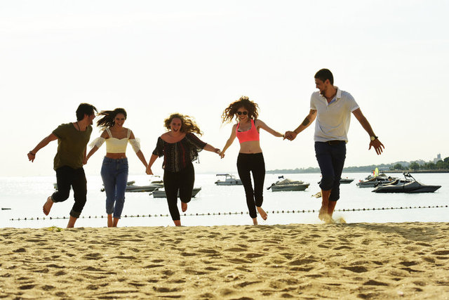 Arkadaşlar İyidir'den ilk fotoğraflar