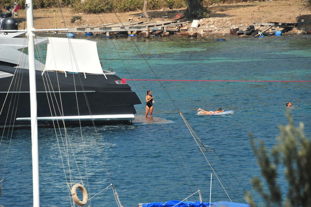 HANDE GAMGAM