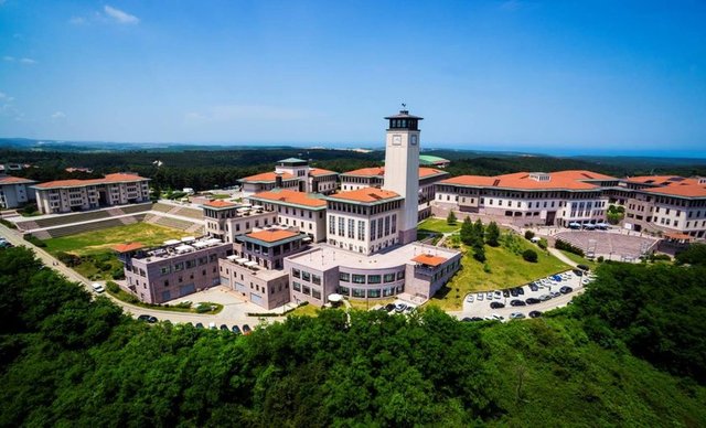 6 Koç Üniversitesi