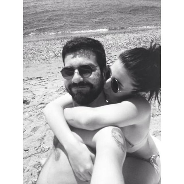 'Söylemezsem Olmaz' programına telefonla bağlanan Rıza Esendemir, eski eşi İrem Derici'nin kolundaki dövmeyi sildirmesini değerlendirdi.