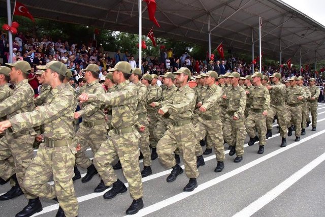 Sahra Sıhhiye Okulu ve Eğitim Merkezi Komutanı Piyade Alpay Sedat Bulut, burada yaptığı konuşmada, Türk Silahlı Kuvvetleri'nin en genç Mehmetçiklerine güveninin tam olduğunu belirterek, "Silahlı Kuvvetler saflarına katılan değerli Mehmetçikler, bu yemin ile milletimize sadakatle hizmet edeceğinizi, emirlere ve amirlere mutlak itaat edeceğinizi, ulusumuzun güvenine layık olacağınızı ve Atatürk düşünce sistemine gönülden bağlı kalacağınızı beyan ettiniz." ifadelerini kullandı.